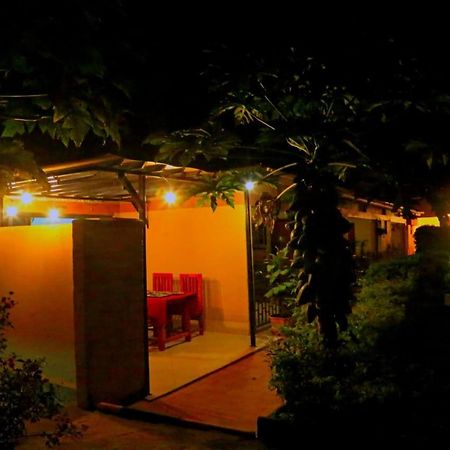 Palm Star Motel Fort Portal Exterior foto